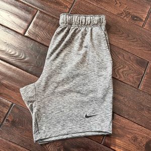 Nike Men’s Sz Med Shorts